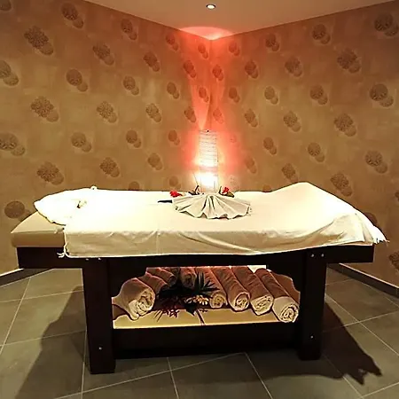 Askoc & Hotel 3*